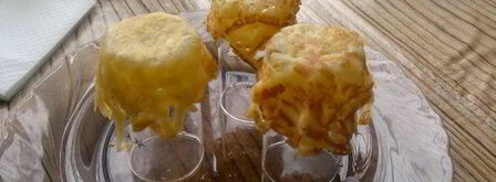 сырные корзиночки с салатом из мяса криля. Шаг 3