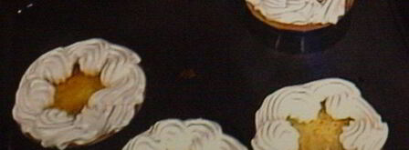 абрикосовые тарталетки с меренгой. Шаг 6