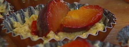 миндальные тарталетки со сливовым соусом. Шаг 10