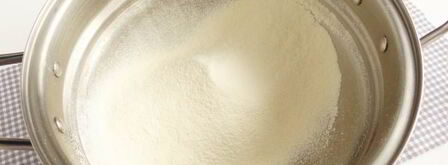 песочные тарталетки с пудингом и сливой. Шаг 3