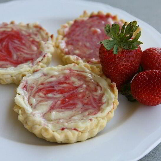 Рецепт тарталетки с белым шоколадом и клубникой