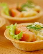 Тарталетки с копченой рыбой