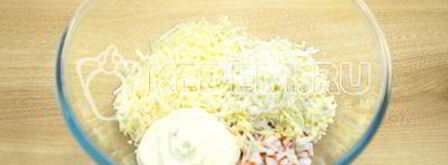 тарталетки с крабовыми палочками. Шаг 2