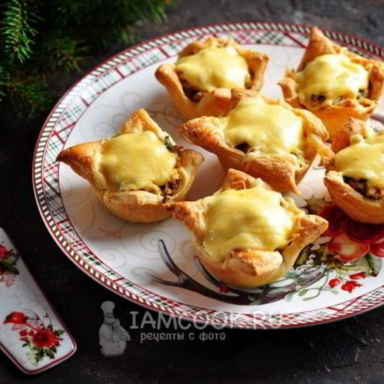 Рецепт тарталетки с курицей, грибами и сыром
