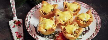 тарталетки с курицей, грибами и сыром. Шаг 11