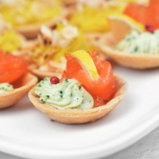 Рецепт тарталетки с лососем и авокадо