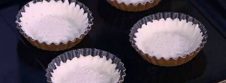 тарталетки с семгой, красным луком и каперсами. Шаг 4