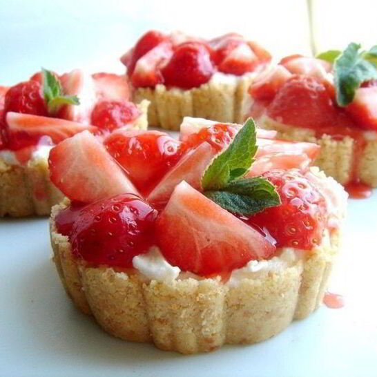 Рецепт клубничный тарт с манным пудингом