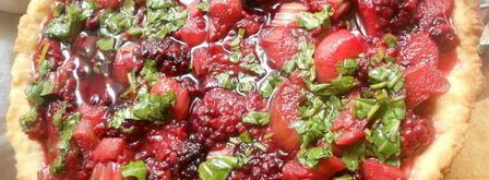 тарт с ежевикой, ревенем и руколой. Шаг 3