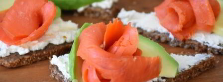 тартинки с копченым лососем и авокадо. Шаг 7