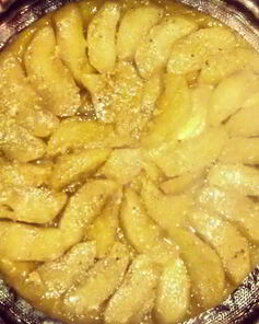 Яблочный тарт татен с цедрой лимона и корицей