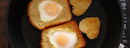 яичница в хлебе. Шаг 8