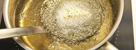 жареный сыр сулугуни с томатами. Шаг 9