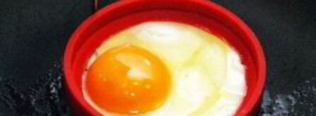 жареные яйца с помидорами. Шаг 4